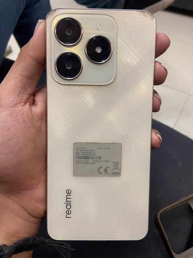 Realme C61 1