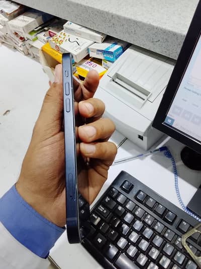 Apple iPhone 12