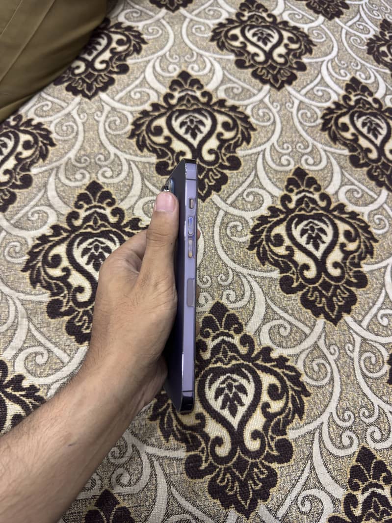 Apple iPhone 14 Pro Max 4