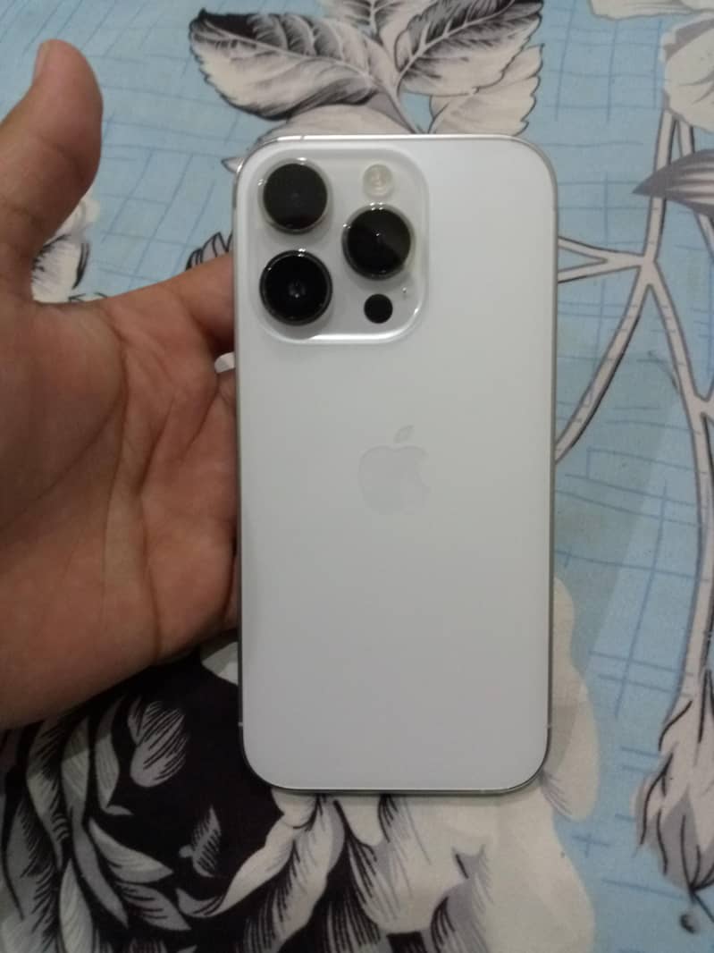 Apple iPhone 14 Pro 0
