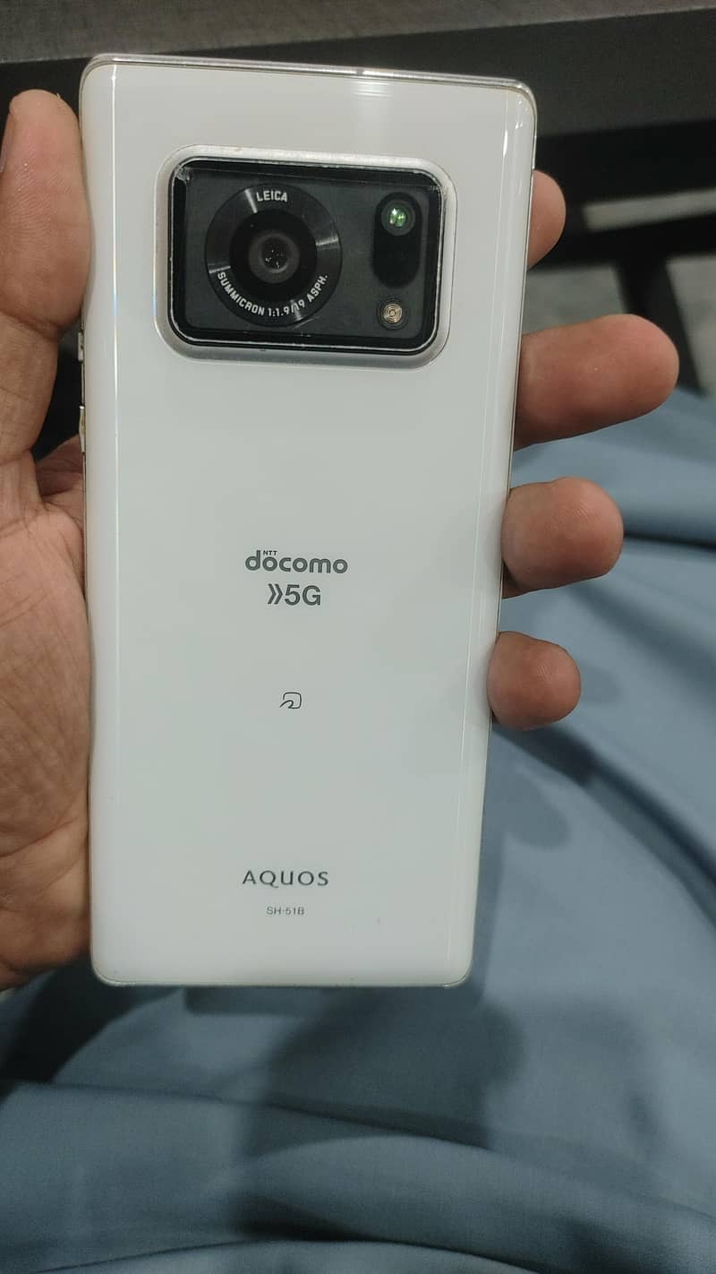 Sharp Aquos R5G 5