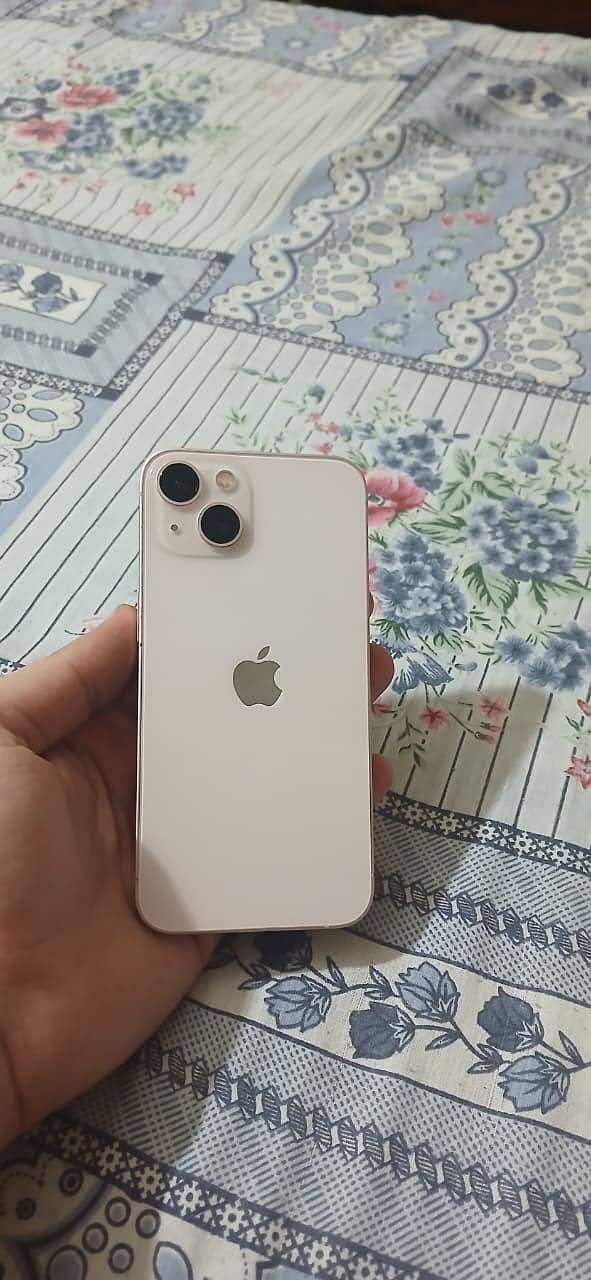 Apple iPhone 13 0