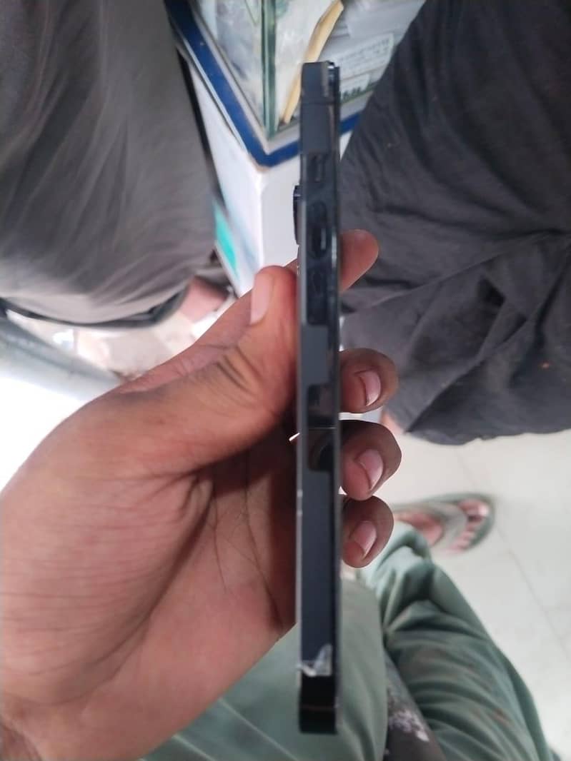 Apple iPhone 14 Pro 4
