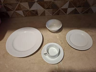 12 x person Dinner set (Cera e noor) white