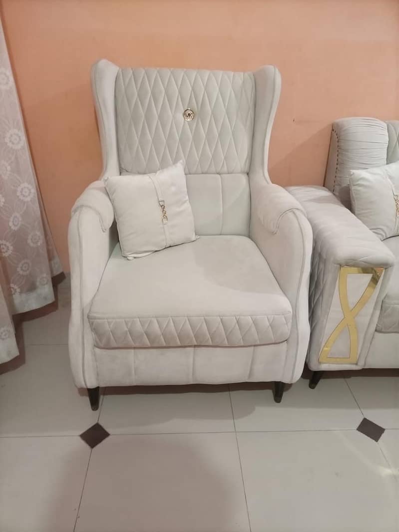 Off white sofa set 0