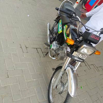 honda cd 70 VIP conditions m punjb num laga hova h