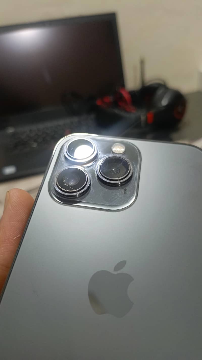 Apple iPhone 13 Pro 1