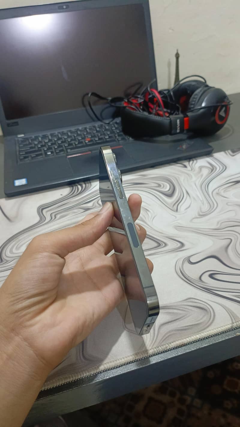Apple iPhone 13 Pro 2