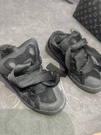 Lanvin paris triple black 8.5