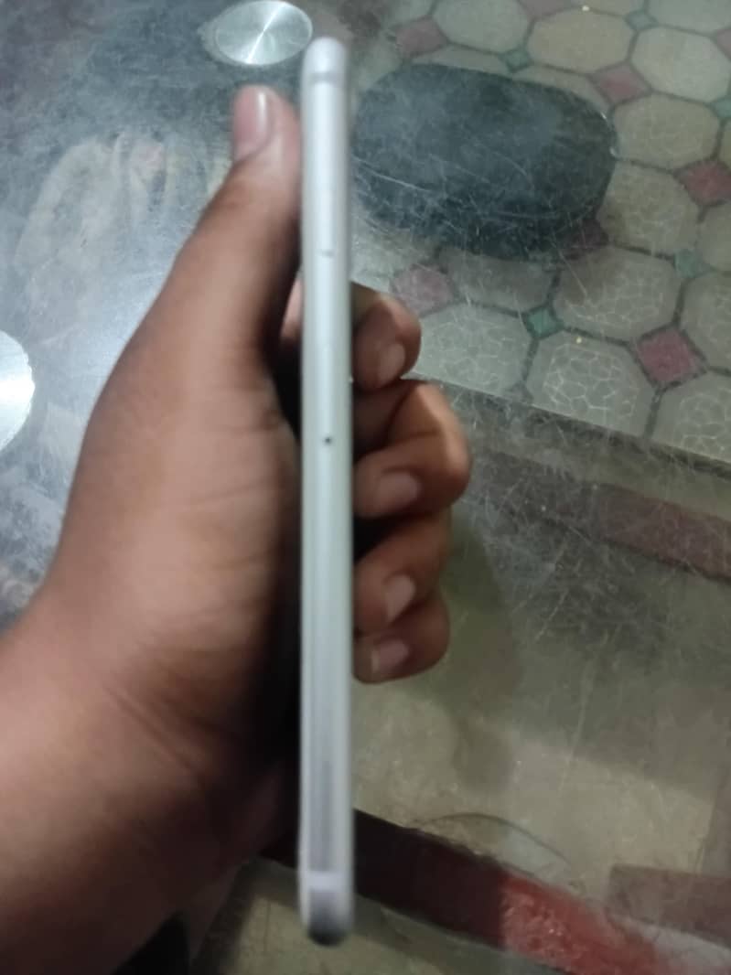 Apple iPhone 7 3