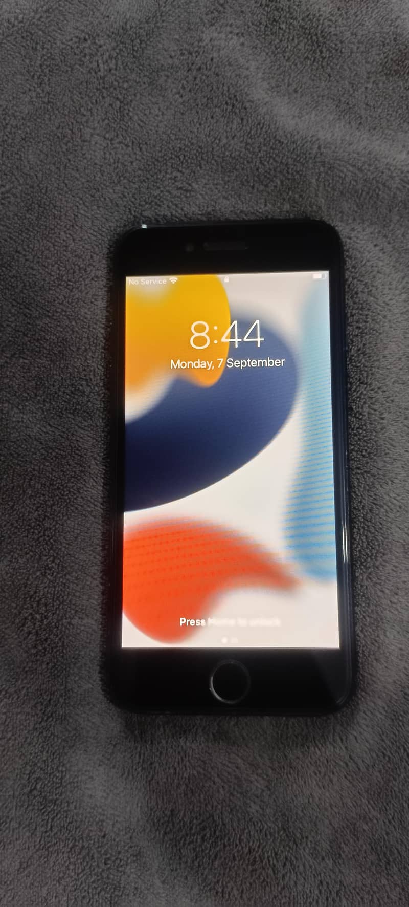 Apple iPhone 7 0
