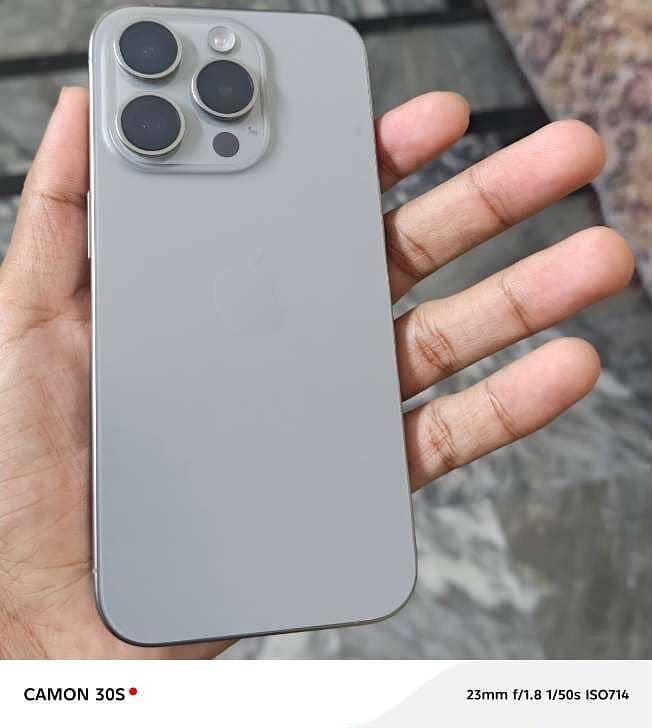 Apple iPhone 15 Pro 0