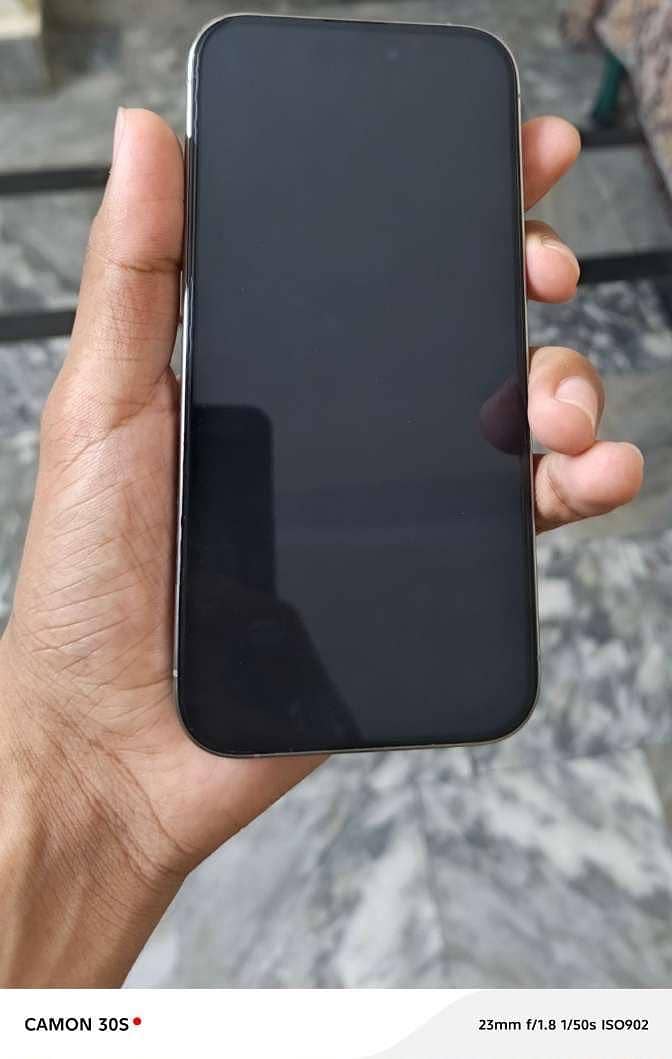 Apple iPhone 15 Pro 2