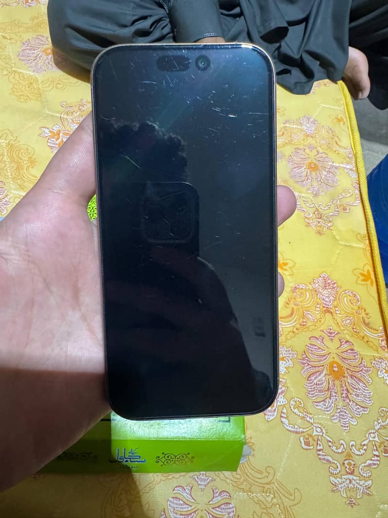 Apple iPhone 16 Pro 2