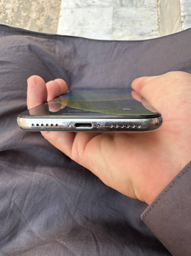 Apple iPhone X 2