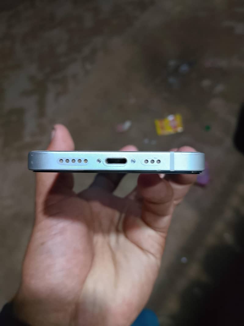Apple iPhone 12 1