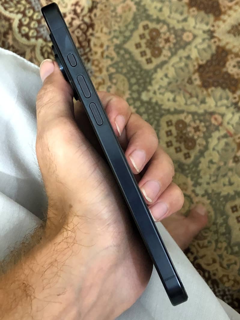 iPhone 15 pro max jv 4