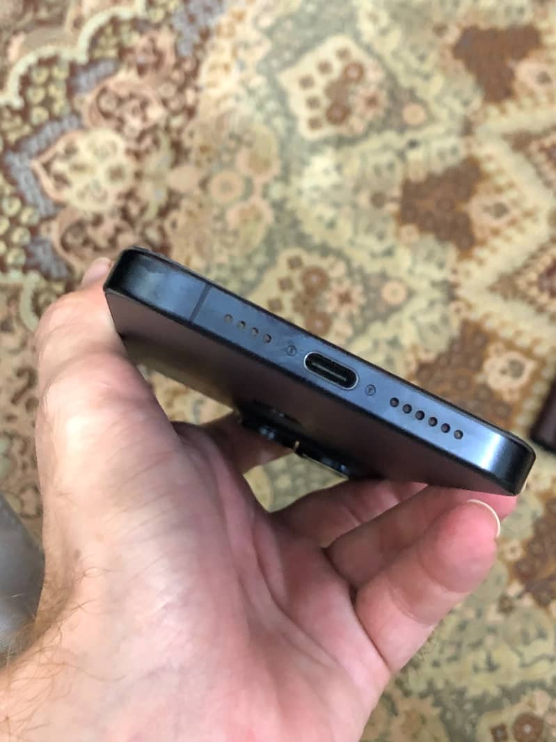 iPhone 15 pro max jv 6