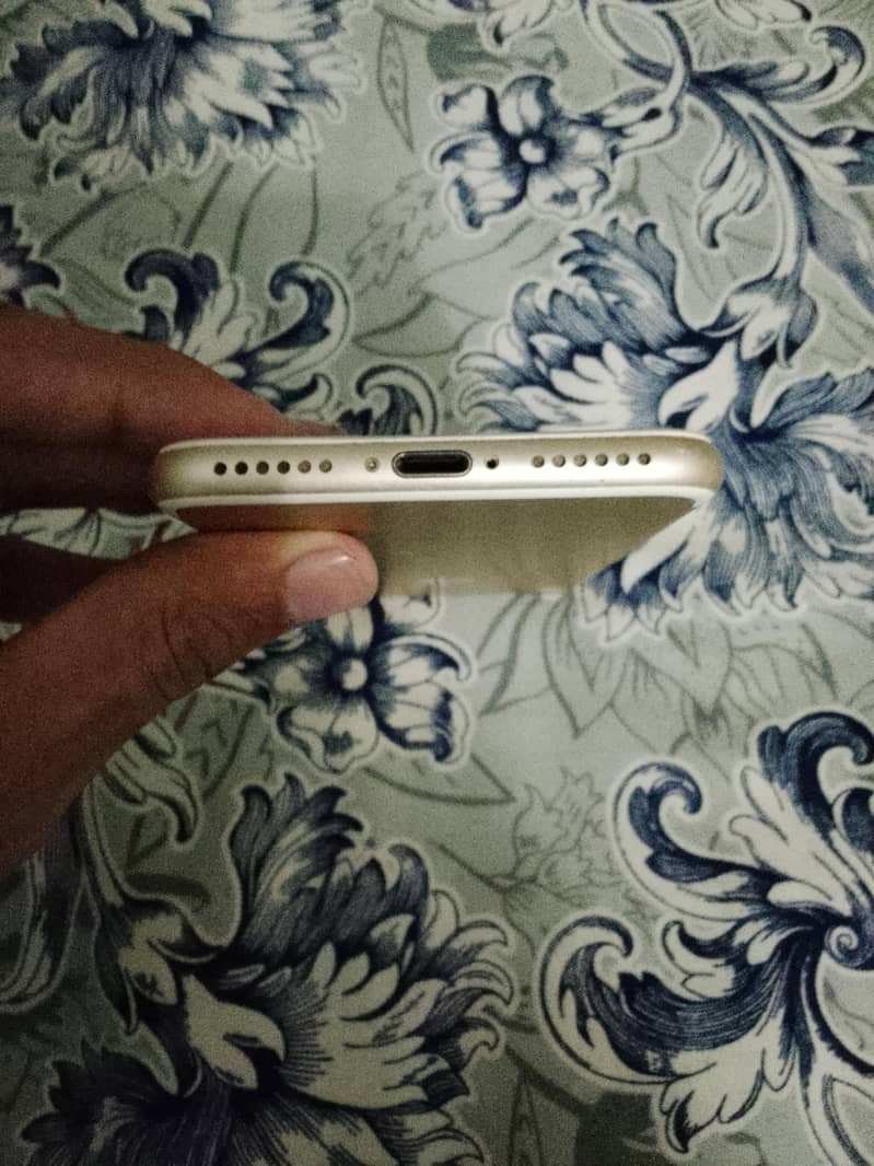 Apple iPhone 7 Plus 4