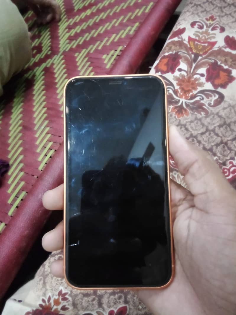 Apple iPhone XR 1