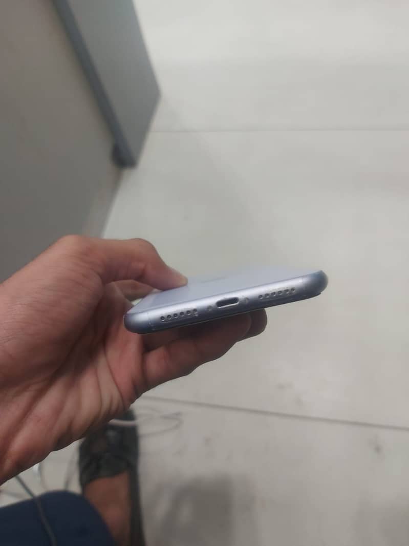 Apple iPhone 11 5