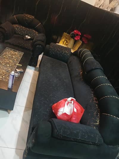 Sofa set for sale in G1 Market