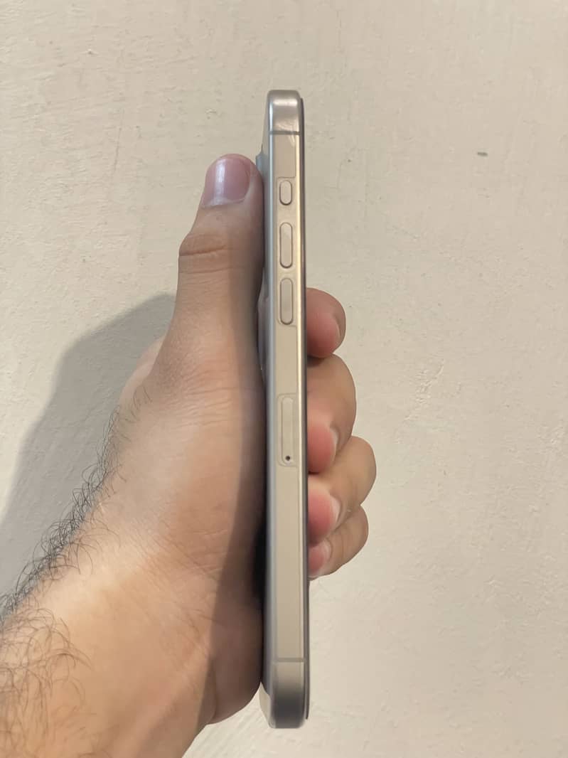 Apple iPhone 15 Pro Max 1