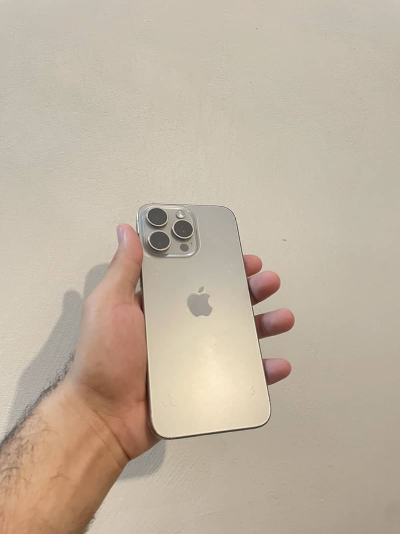Apple iPhone 15 Pro Max 5
