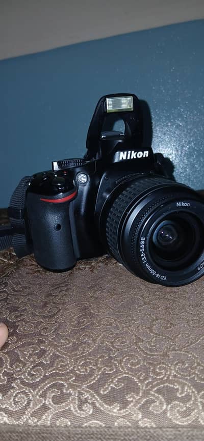 Nikon D5200 Foldable Screen