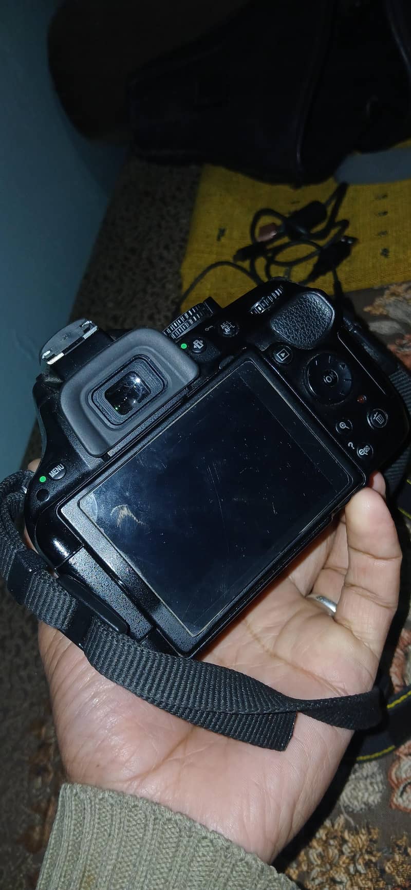 Nikon D5200 Foldable Screen 5