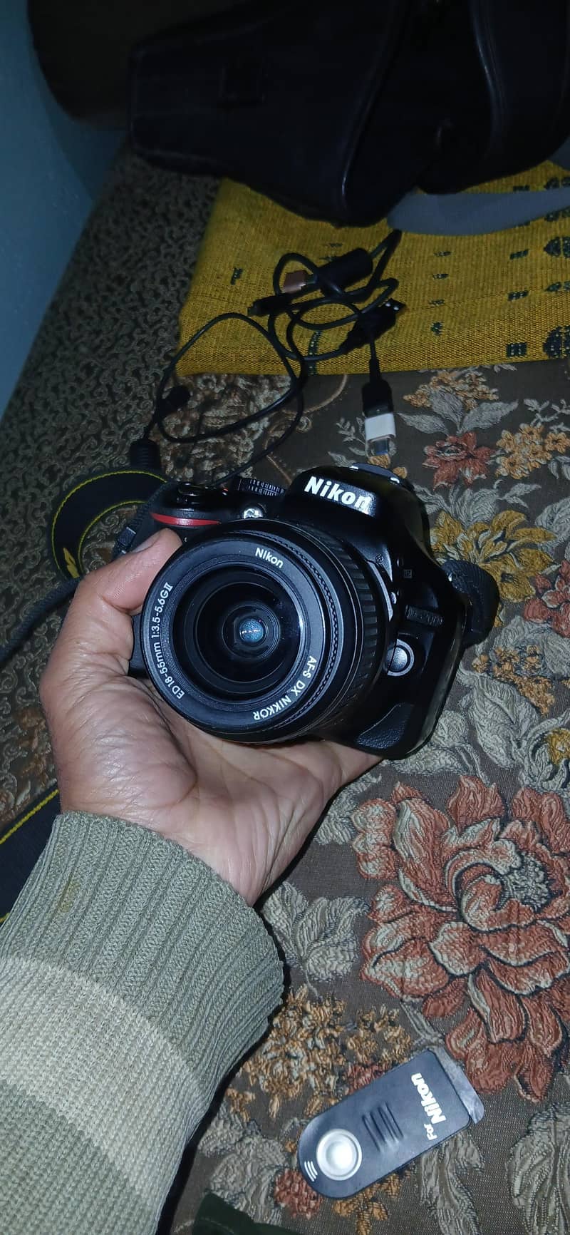 Nikon D5200 Foldable Screen 7