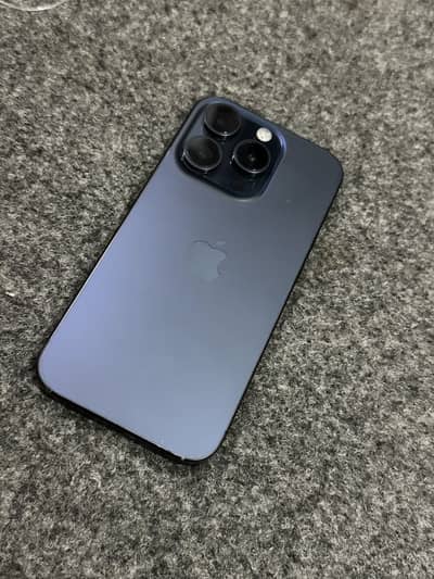 Apple iPhone 15 Pro/256 GB/ 92 Health