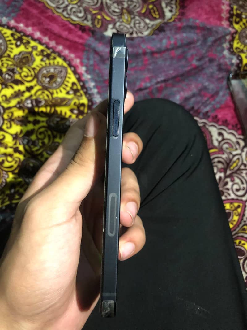 Apple iPhone 12 2