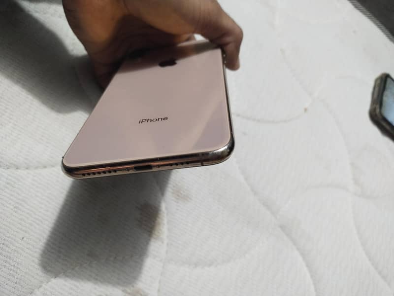 Apple iPhone XS Max 2