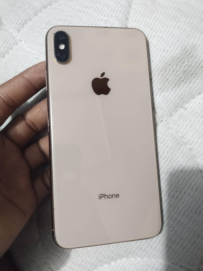 Apple iPhone XS Max 3