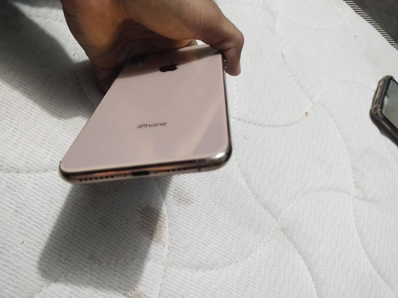 Apple iPhone XS Max 6