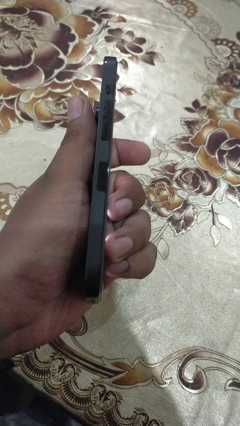 Apple iPhone 14 Pro 1
