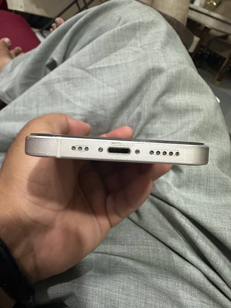 Apple iPhone 12 3