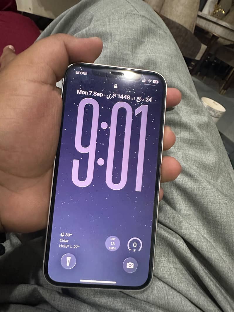 Apple iPhone 12 4