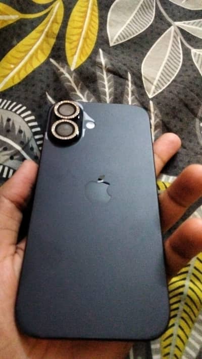 Apple iPhone 16