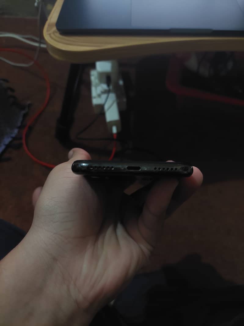 Apple iPhone X 3