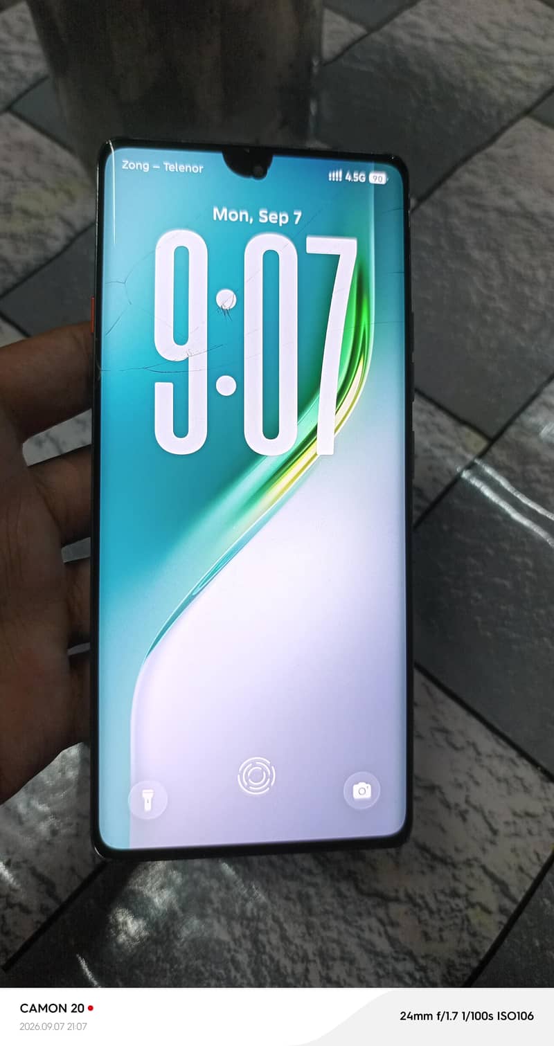 Tecno CAMON 40 Pro 3