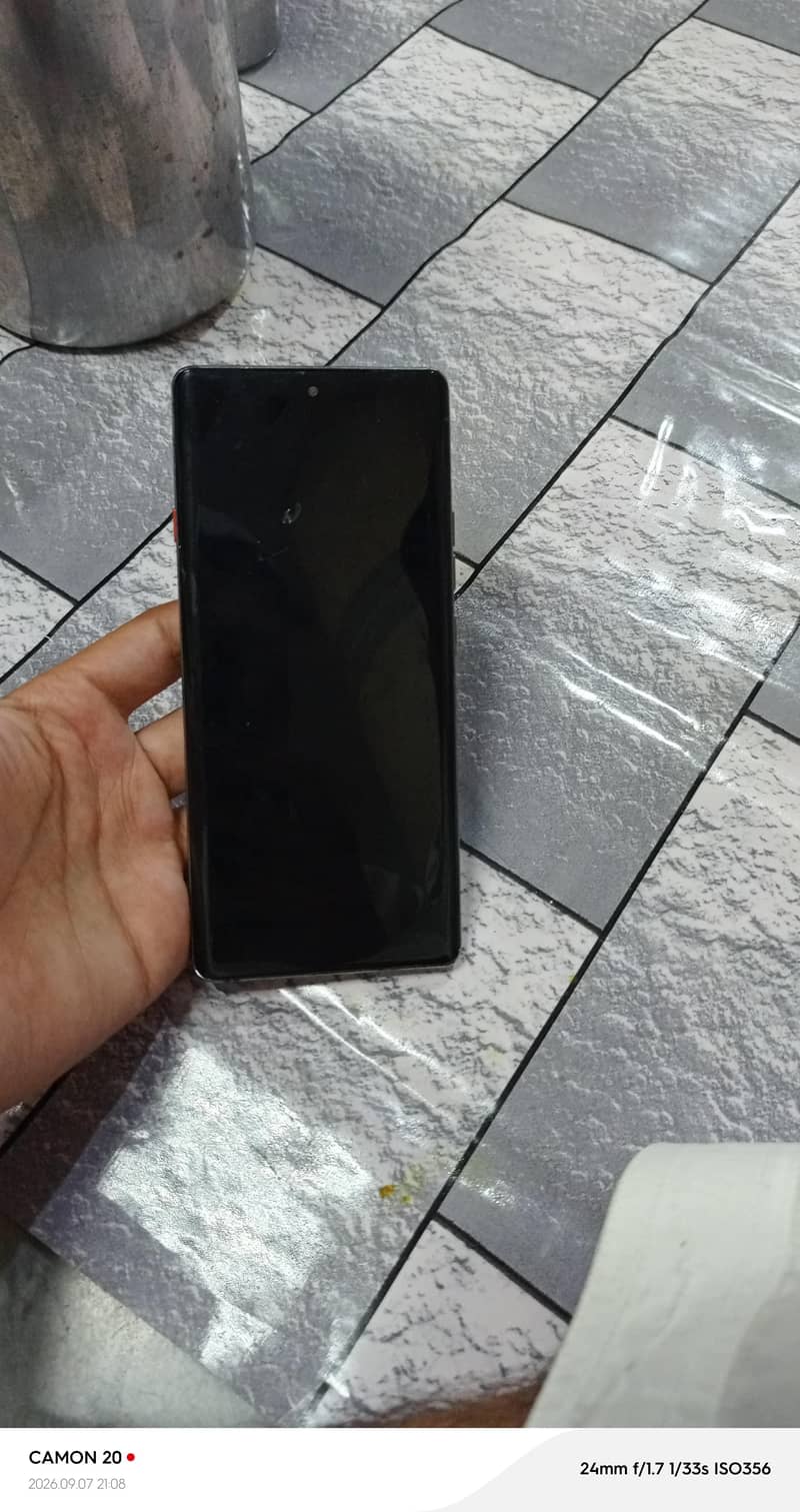 Tecno CAMON 40 Pro 5