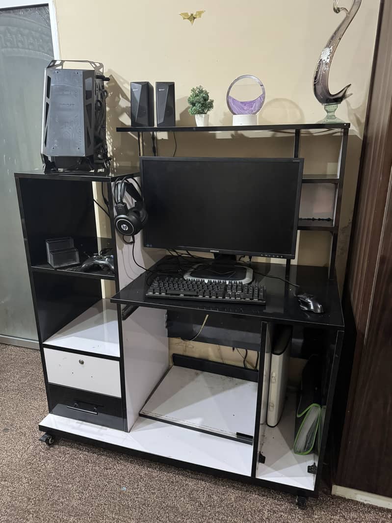Computer table 1