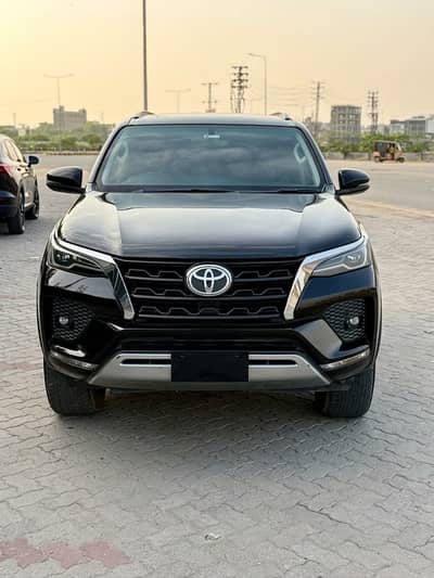Toyota Fortuner V 2021