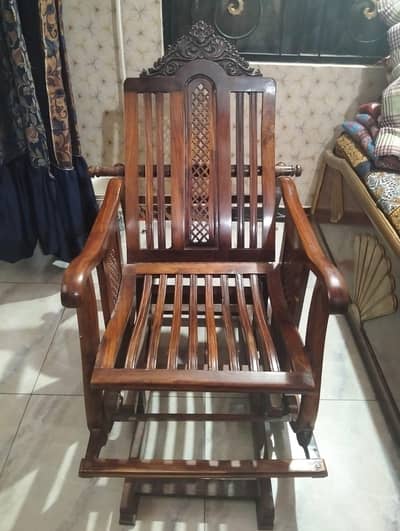 ARM CHAIR CONDITON LIKE NEW