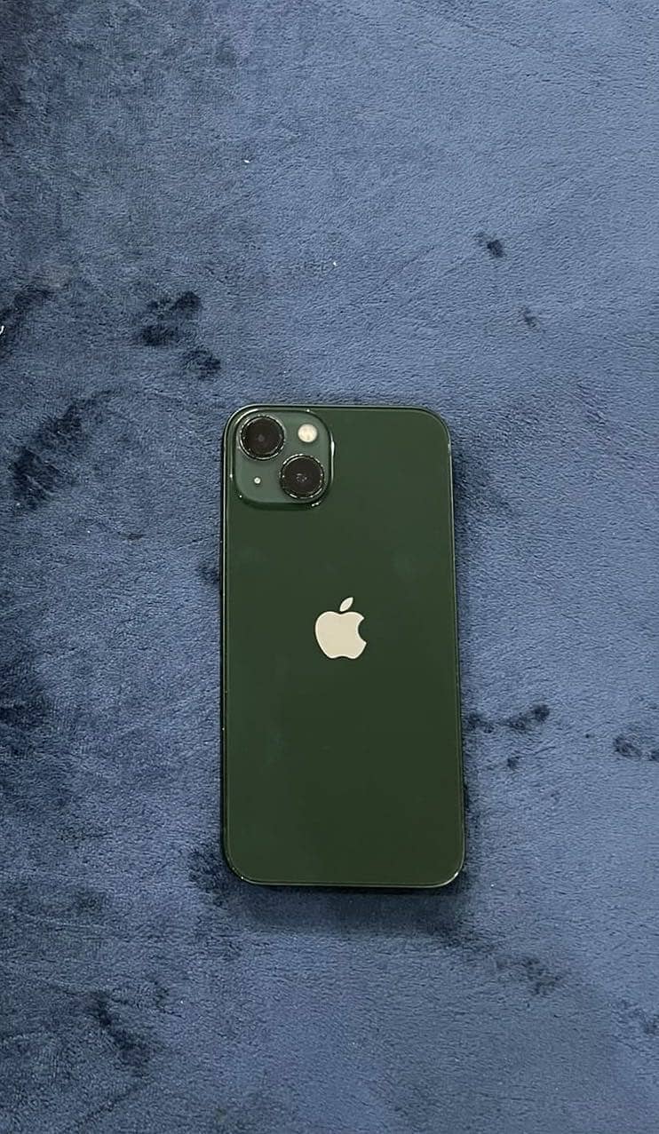 Apple iPhone 13 0