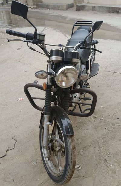 Suzuki GS 150 SE