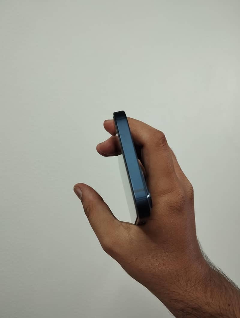 Apple iPhone 13 4