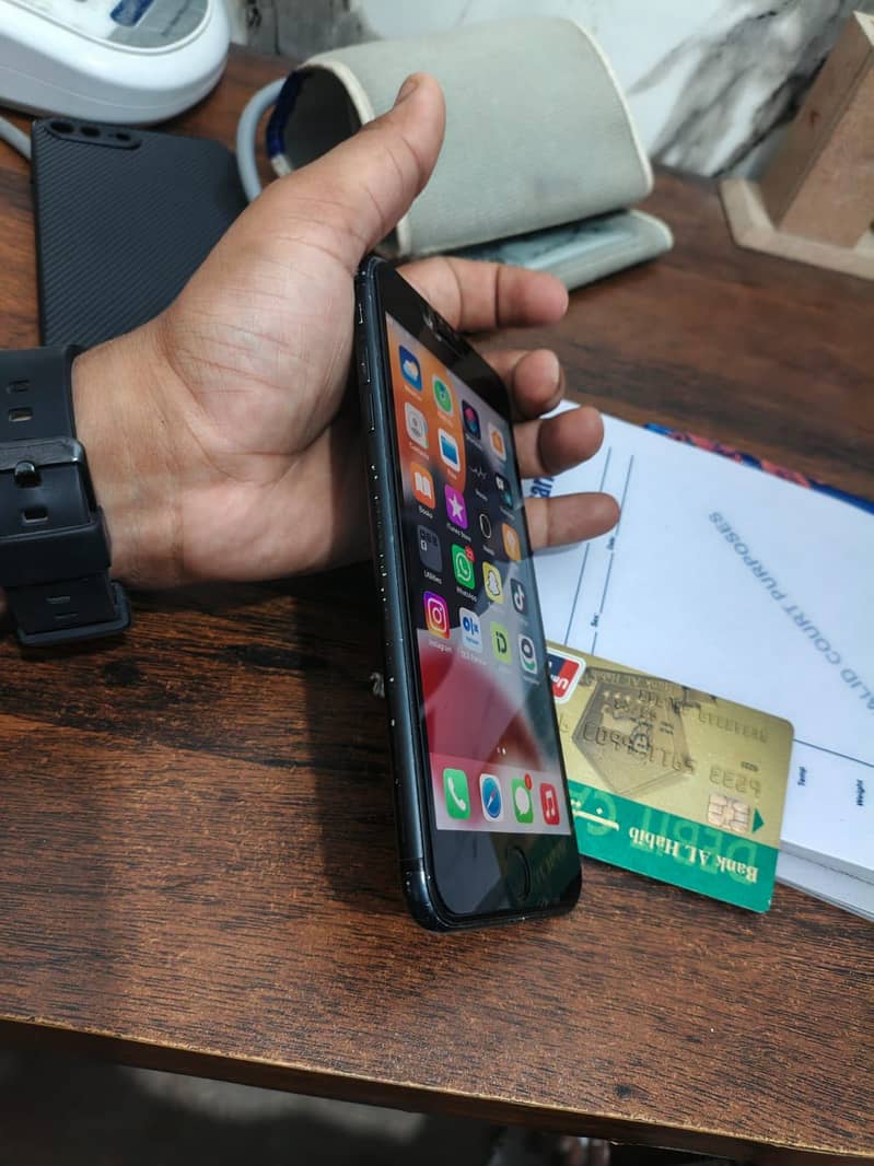 Apple iPhone 7 Plus 1